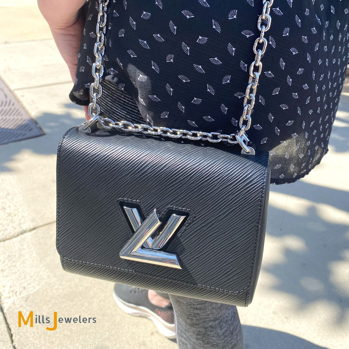 M21119 Louis Vuitton Twist PM Black Gold Chain - Outlet Shop Louis Vuitton