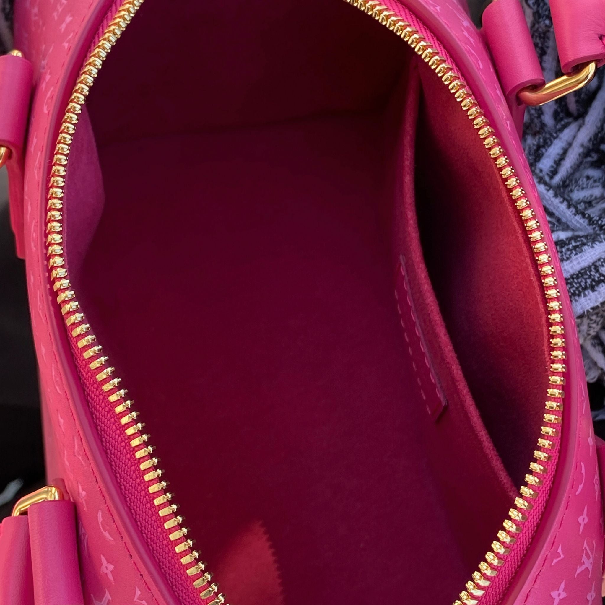 Louis Vuitton Speedy Bandoulière 20 Monogram Rose Shoulder Handbag – Mills  Jewelers & Loan