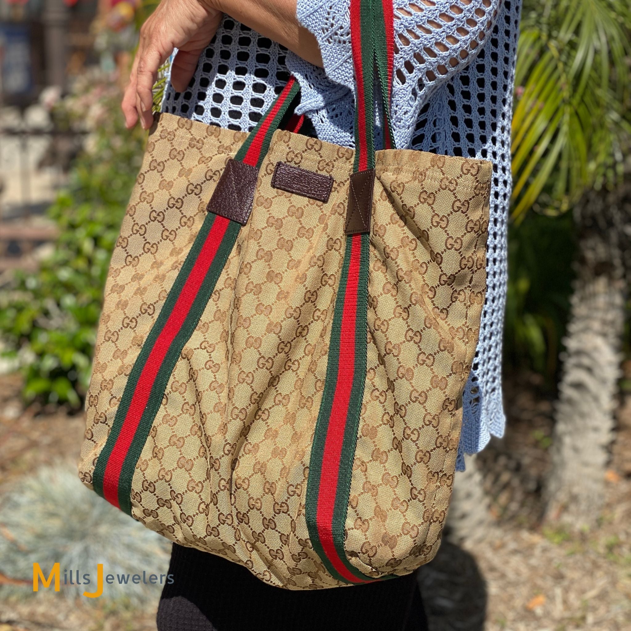 New In ♥️ Gucci Swing Tote To purchase visit our showroom or  atlantaluxurybags.com Disclaimer: Atlanta Luxury Bags is an independent…