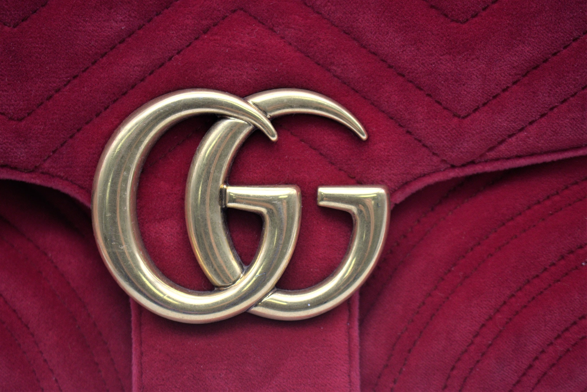 Gucci Marmont Red Velvet Shoulder Bag – Mills Jewelers & Loan