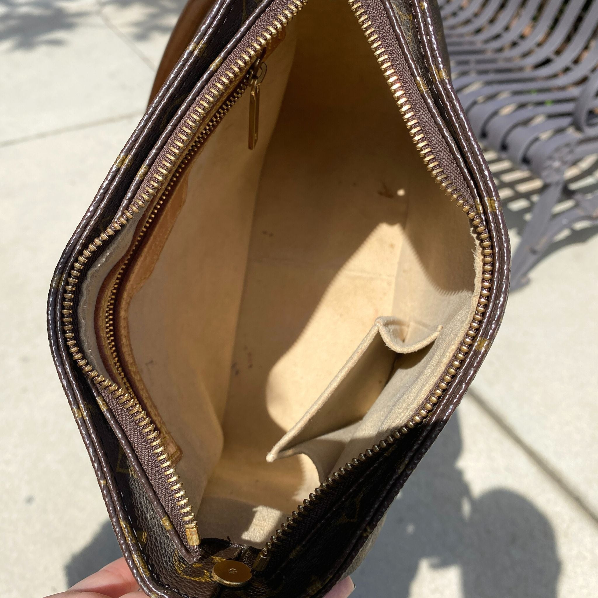 LOUIS VUITTON MONOGRAM CANVAS LOOPING MM Shopping Shoulder Bag