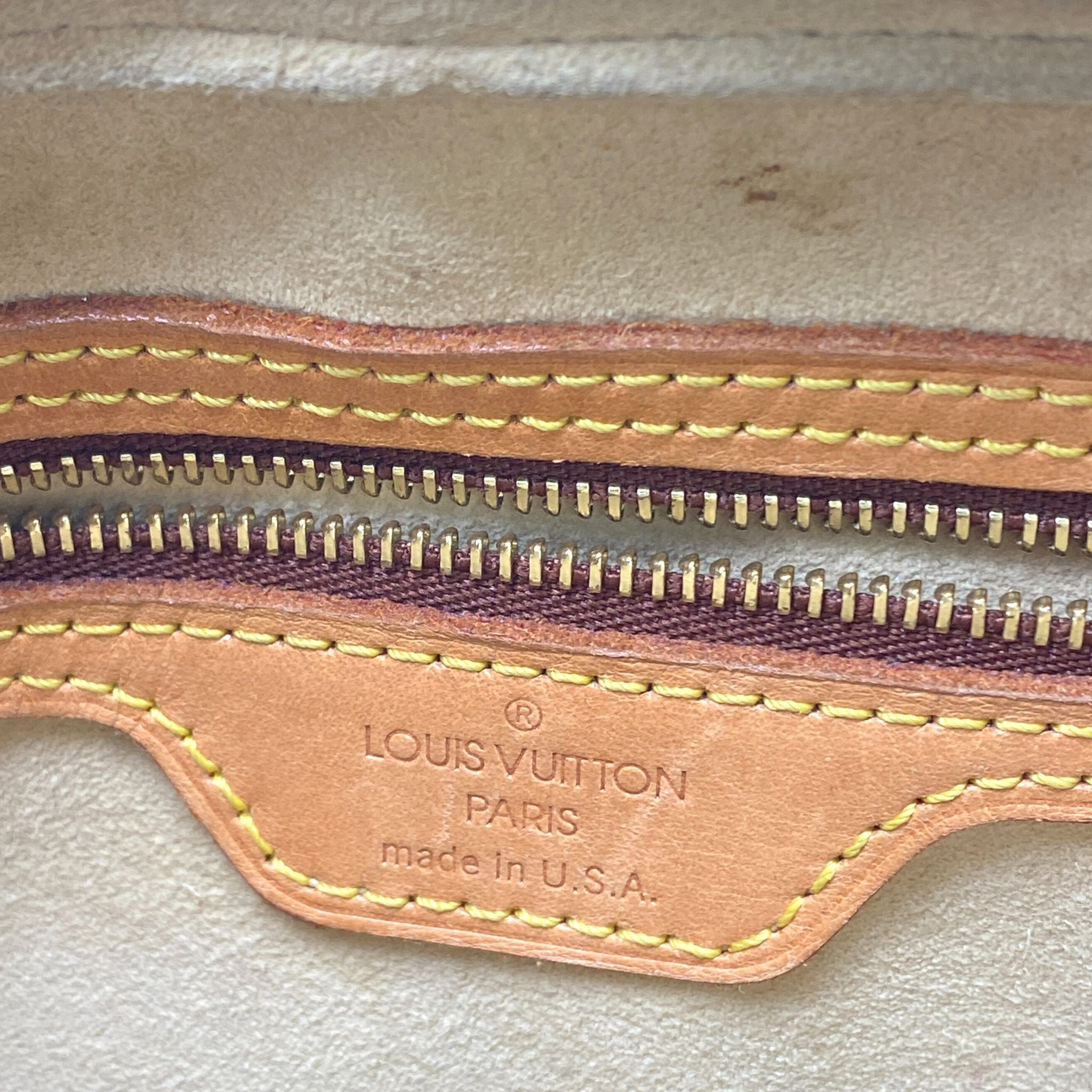 Louis Vuitton Looping Handbag 321659
